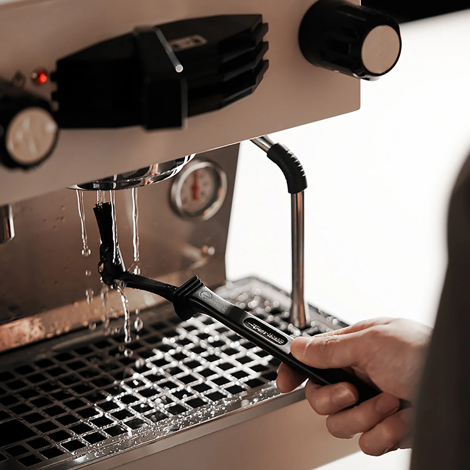 MHW-3BOMBER Coffee Elbow Brush - Image 7
