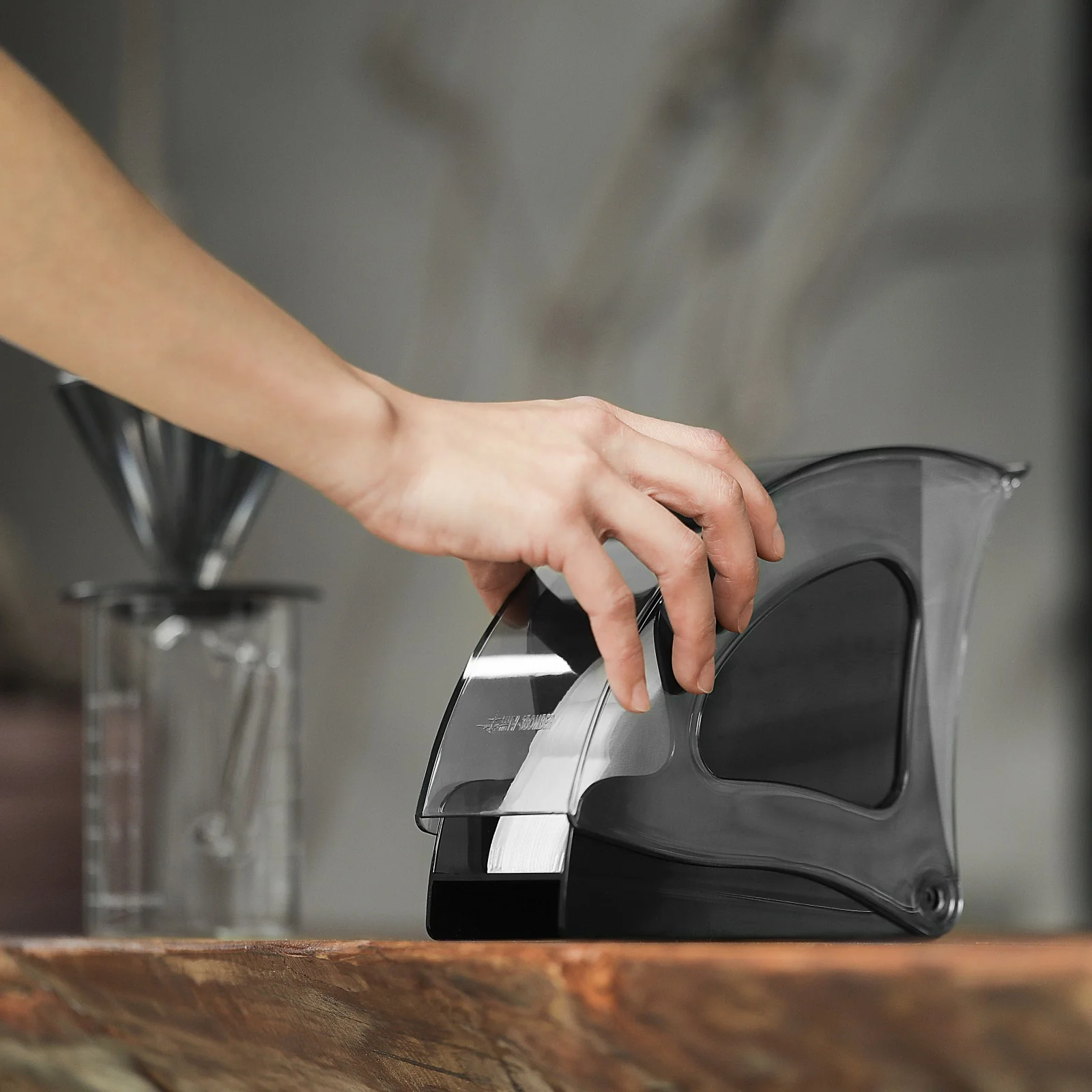MHW-3BOMBER Snail Coffee Filter Holder - Image 3