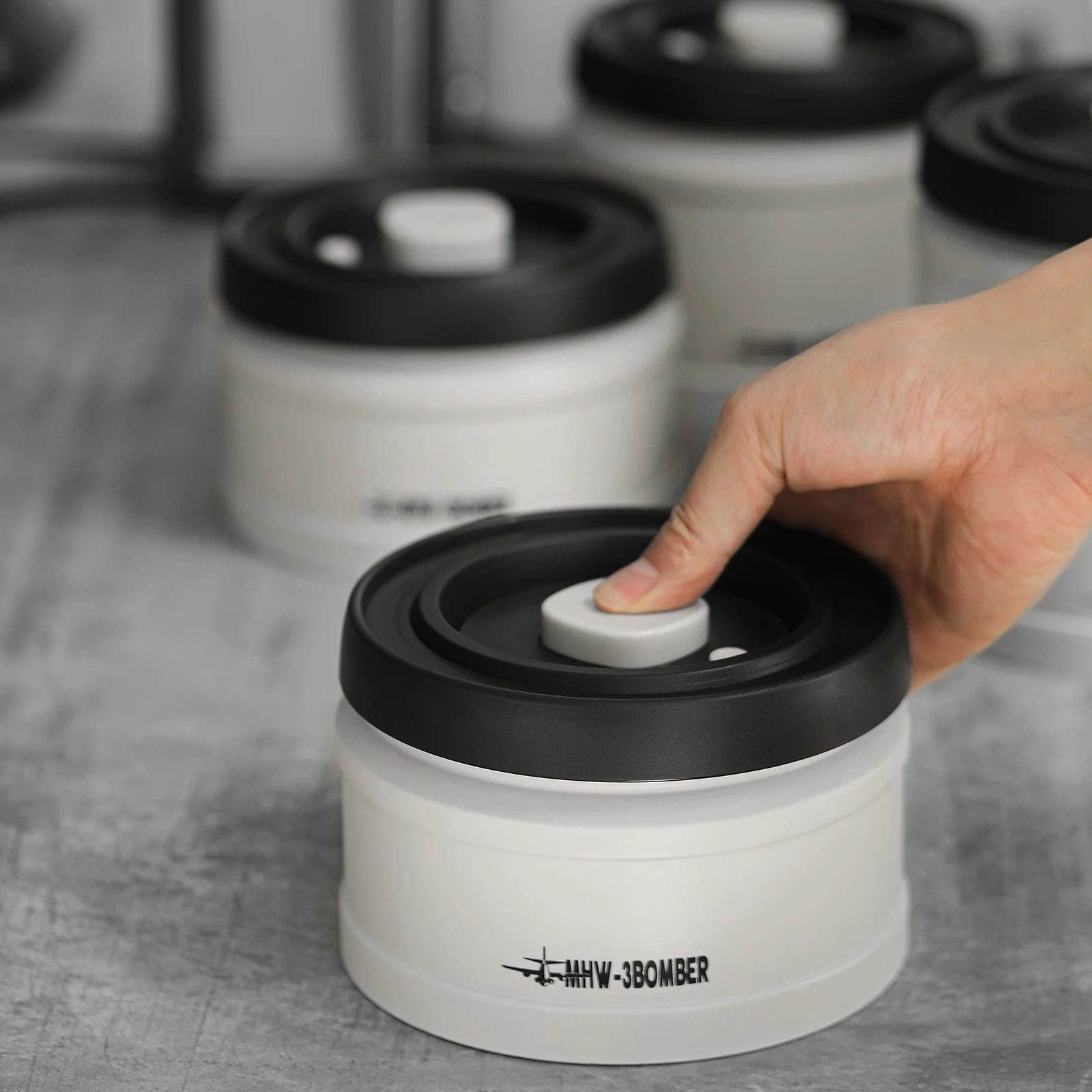 MHW-3BOMBER Coffee Manual Vacuum Storage Canister - Image 6