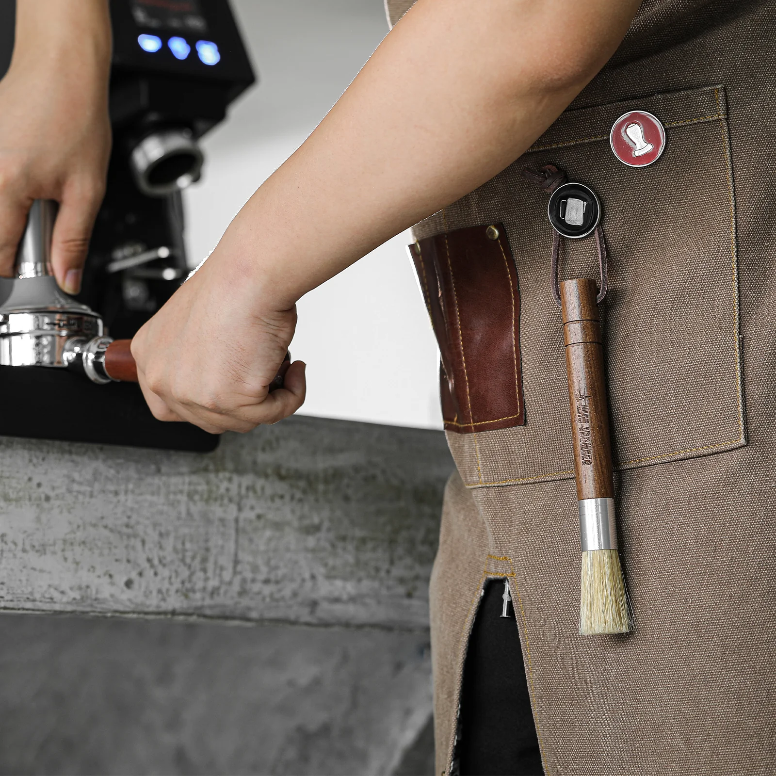 MHW-3BOMBER Coffee Cleaning Brush Wings Cylindrical Brush - Image 3