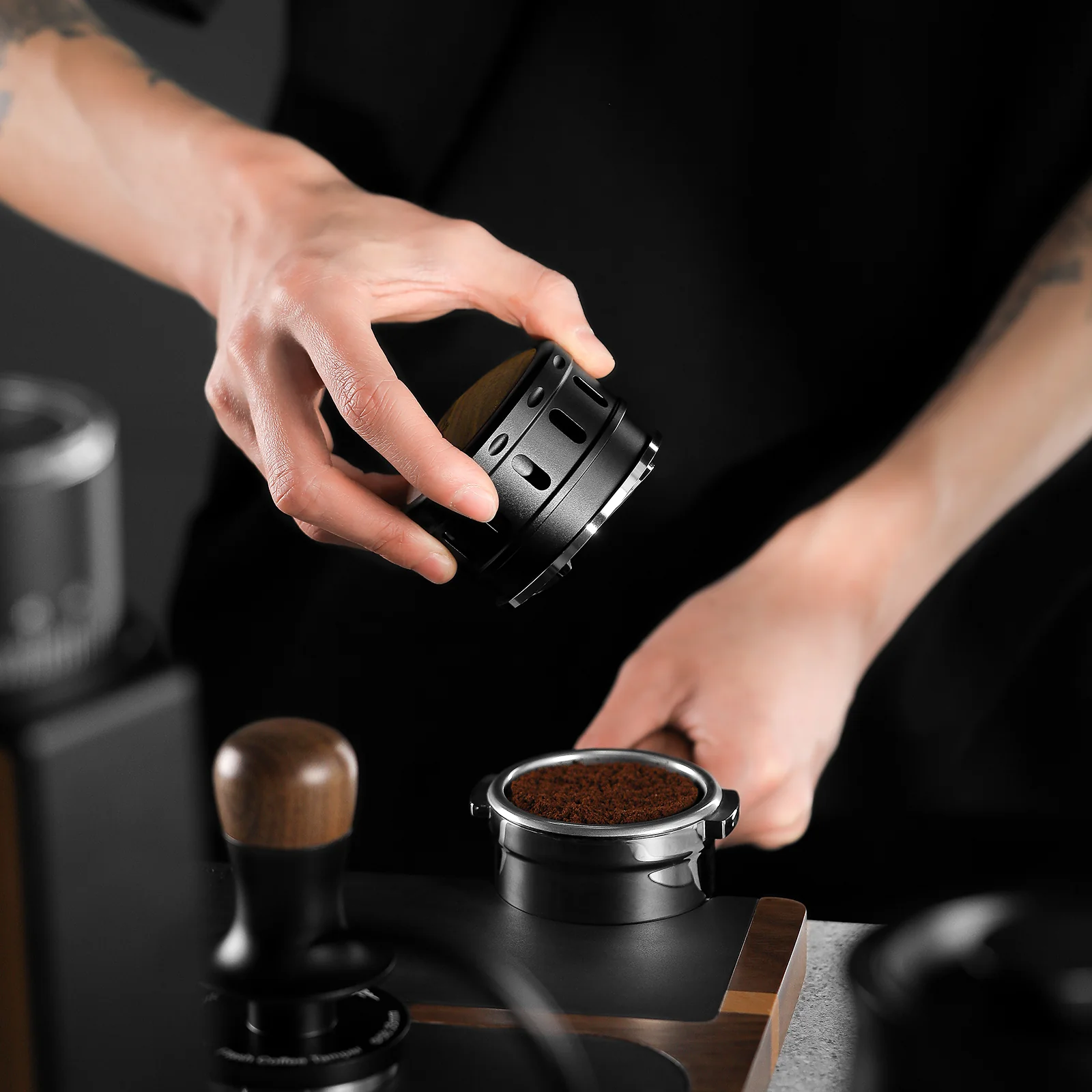 MHW-3BOMBER Gravity Adaptive Falcon Gravity Coffee Distributor - Image 7
