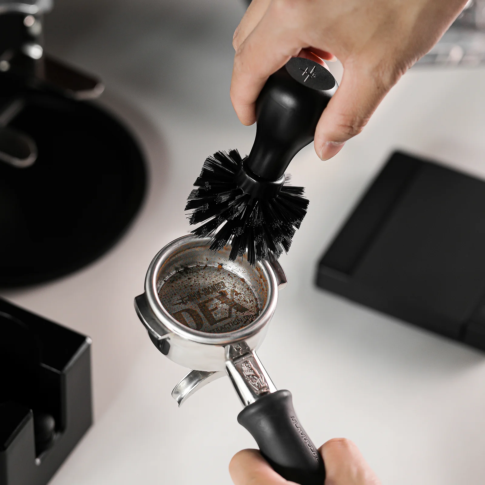 MHW-3BOMBER Coffee Portafilter Cleaning Brush - Image 6