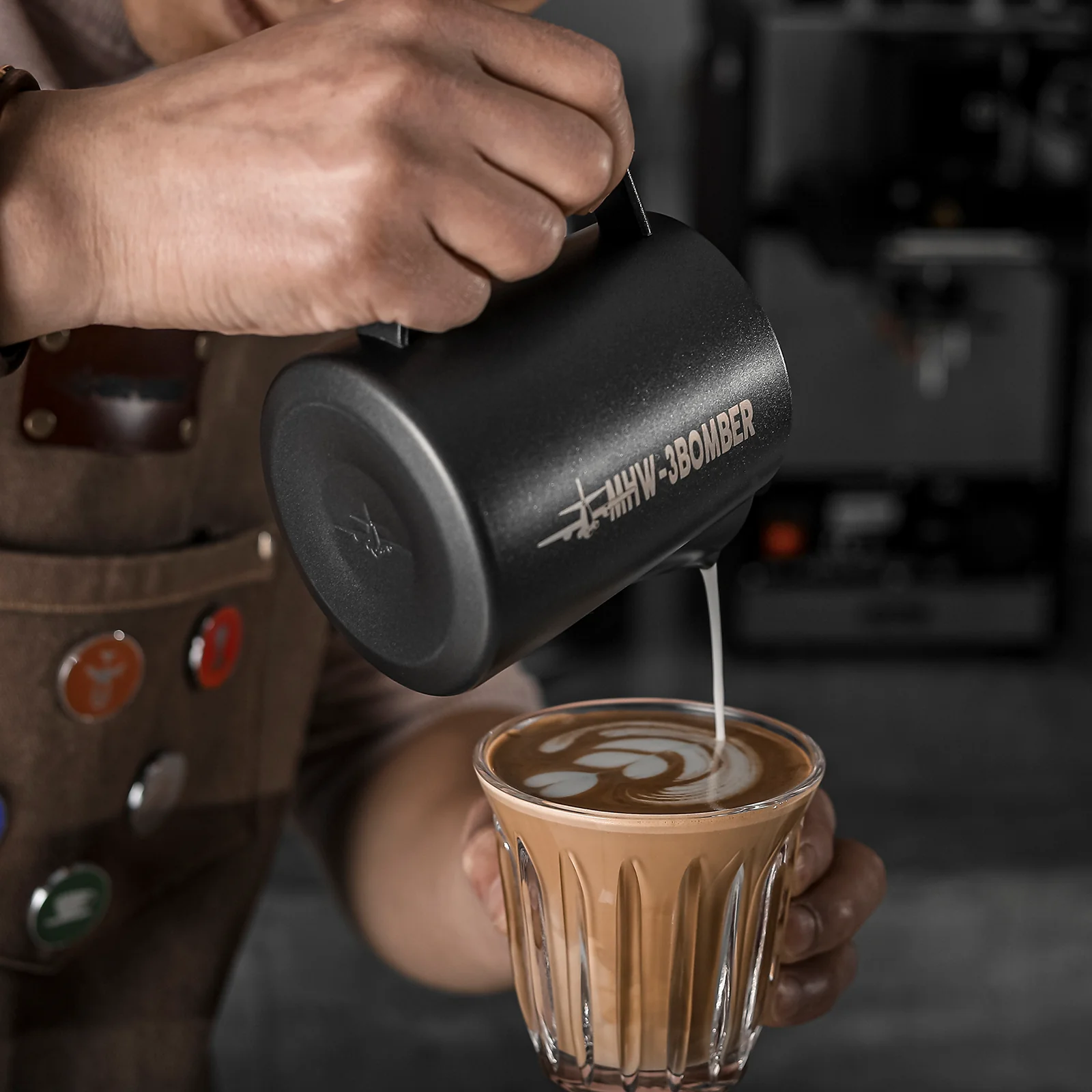 MHW-3BOMBER Latte Art Pitcher 5.0 Matte Black - Image 3