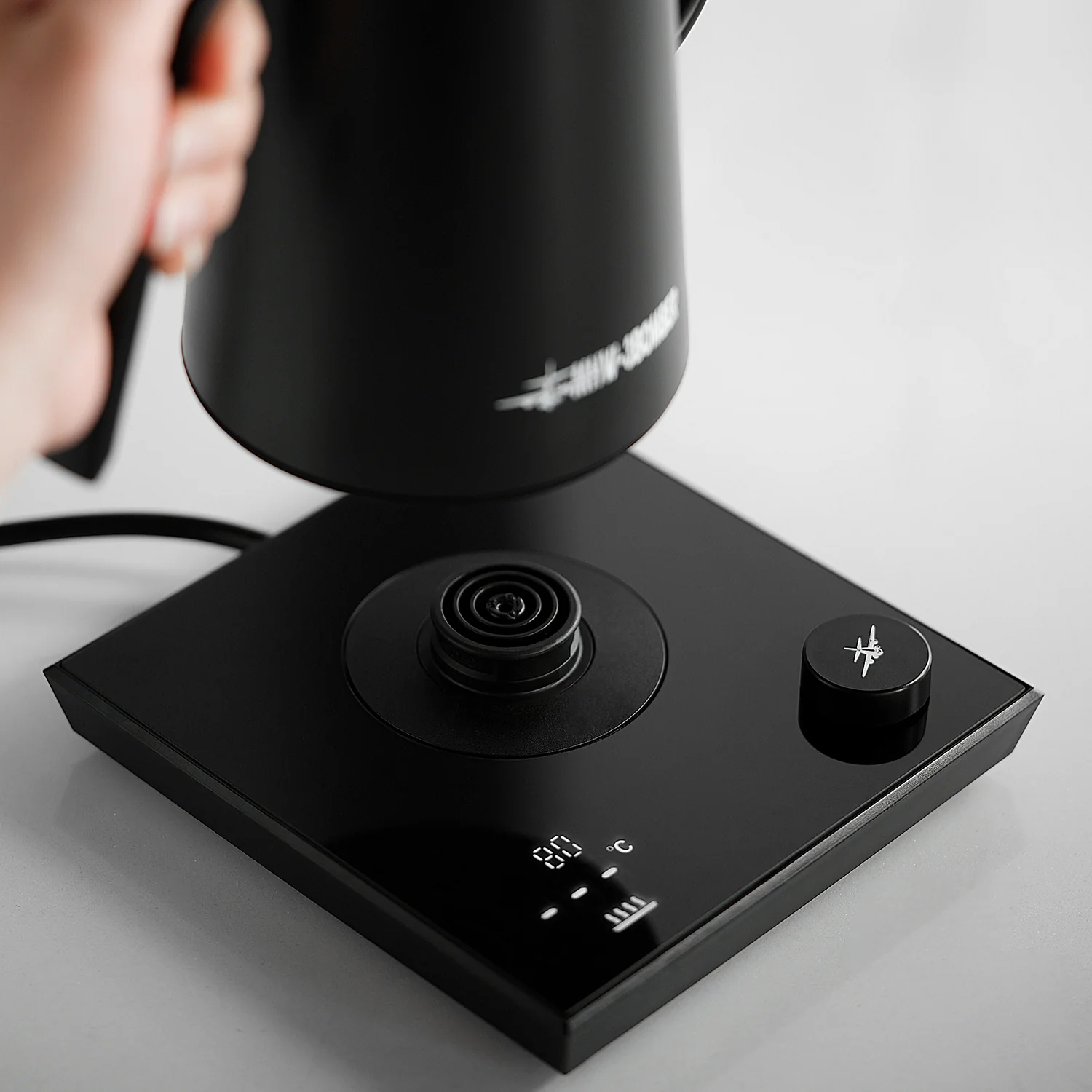 MHW-3BOMBER Assassin Gooseneck Electric Kettle - Image 5