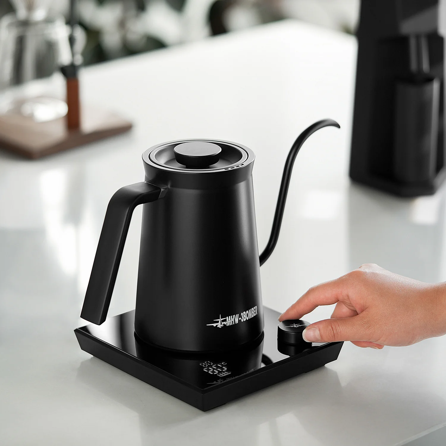 MHW-3BOMBER Assassin Gooseneck Electric Kettle - Image 6