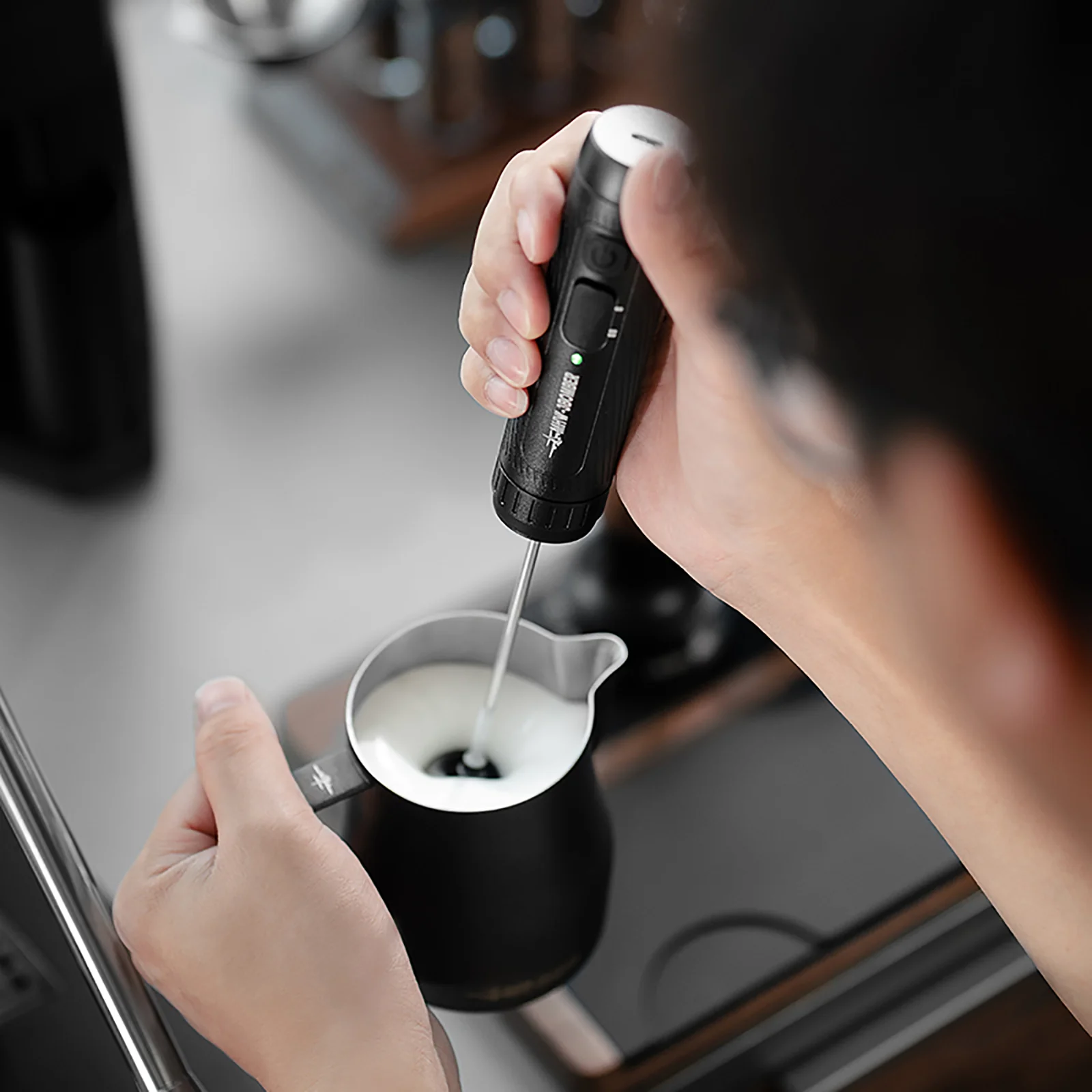 MHW-3BOMBER Magician Handheld Milk Frother - Image 12
