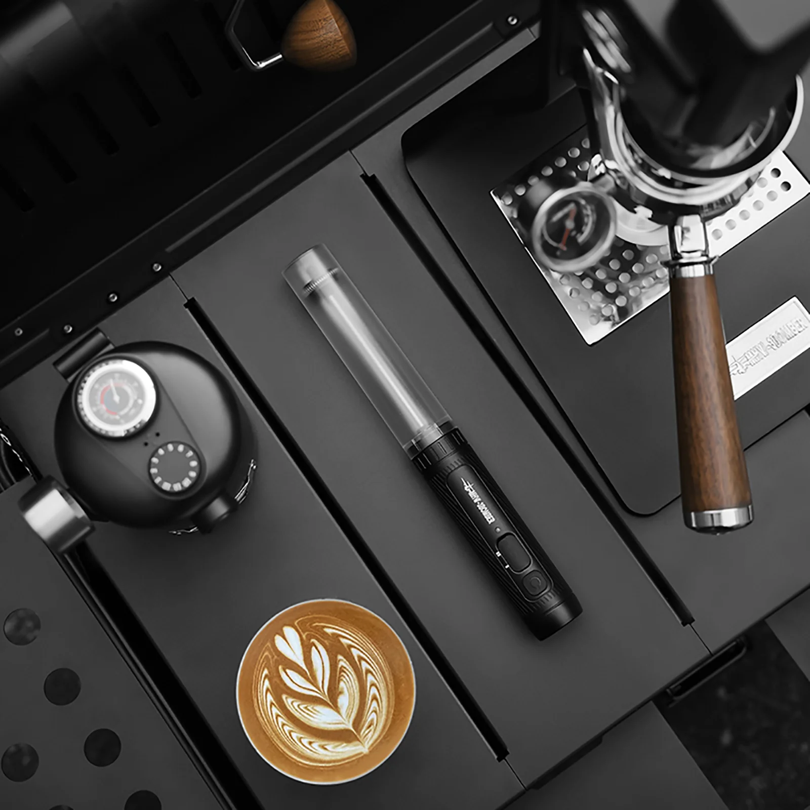 MHW-3BOMBER Magician Handheld Milk Frother - Image 9