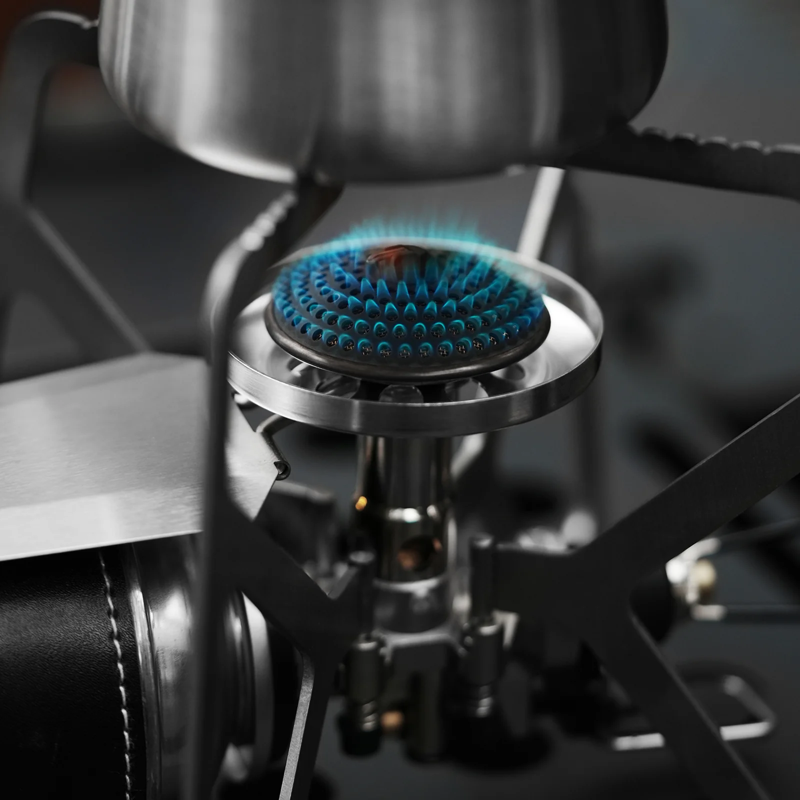 MHW-3BOMBER MET Outdoor Cassette Stove - Image 10