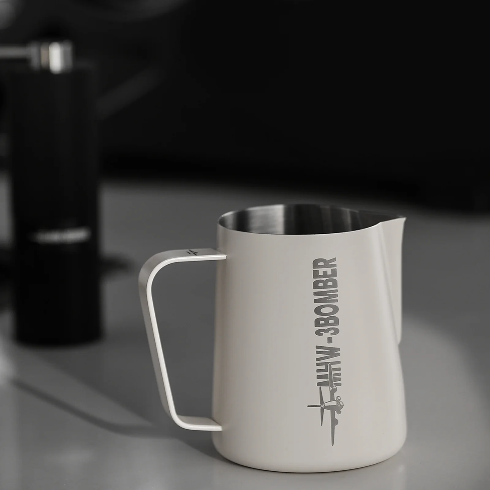 MHW-3BOMBER Milk Frothing Pitcher 3.0 White - Image 6
