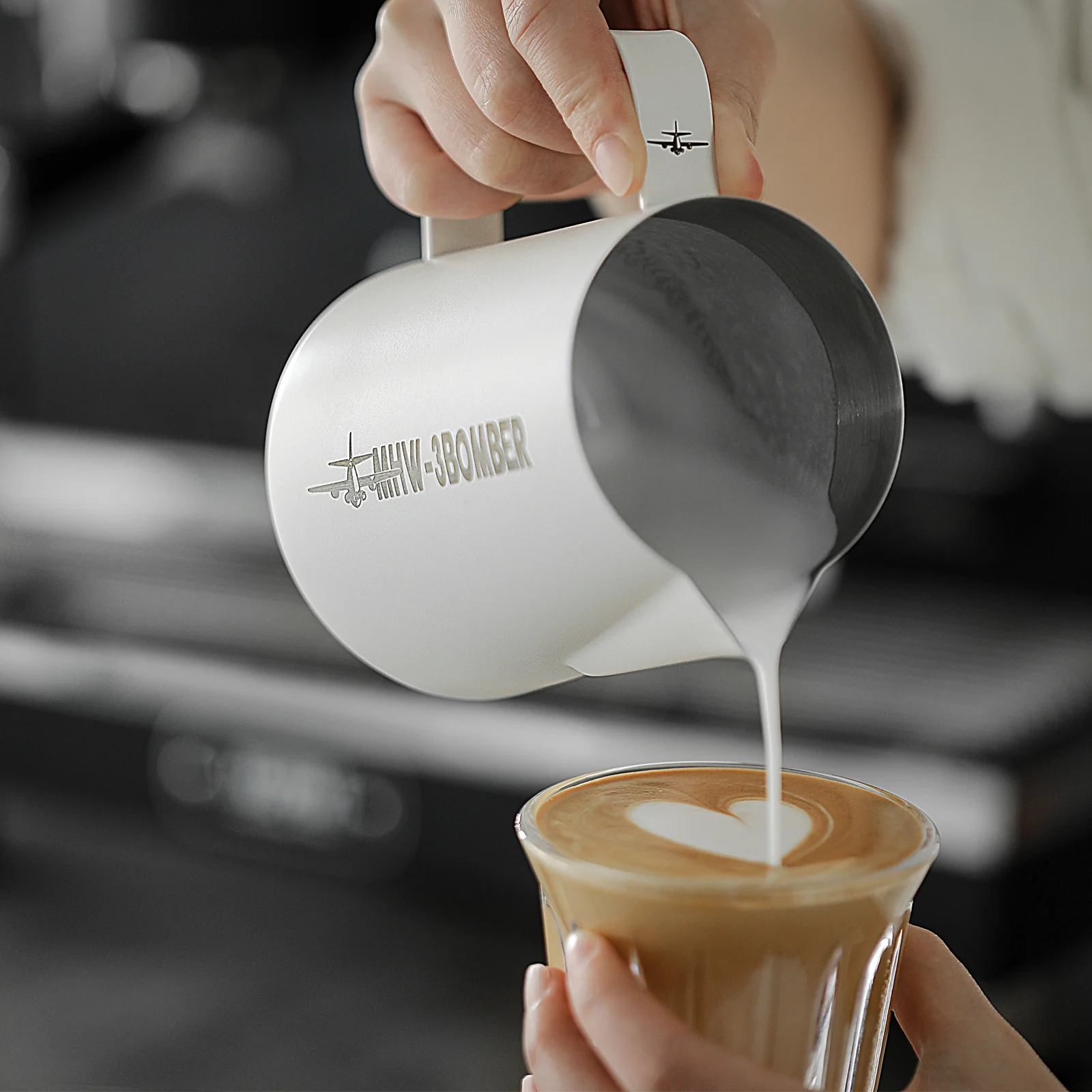 MHW-3BOMBER Milk Frothing Pitcher 3.0 White - Image 8