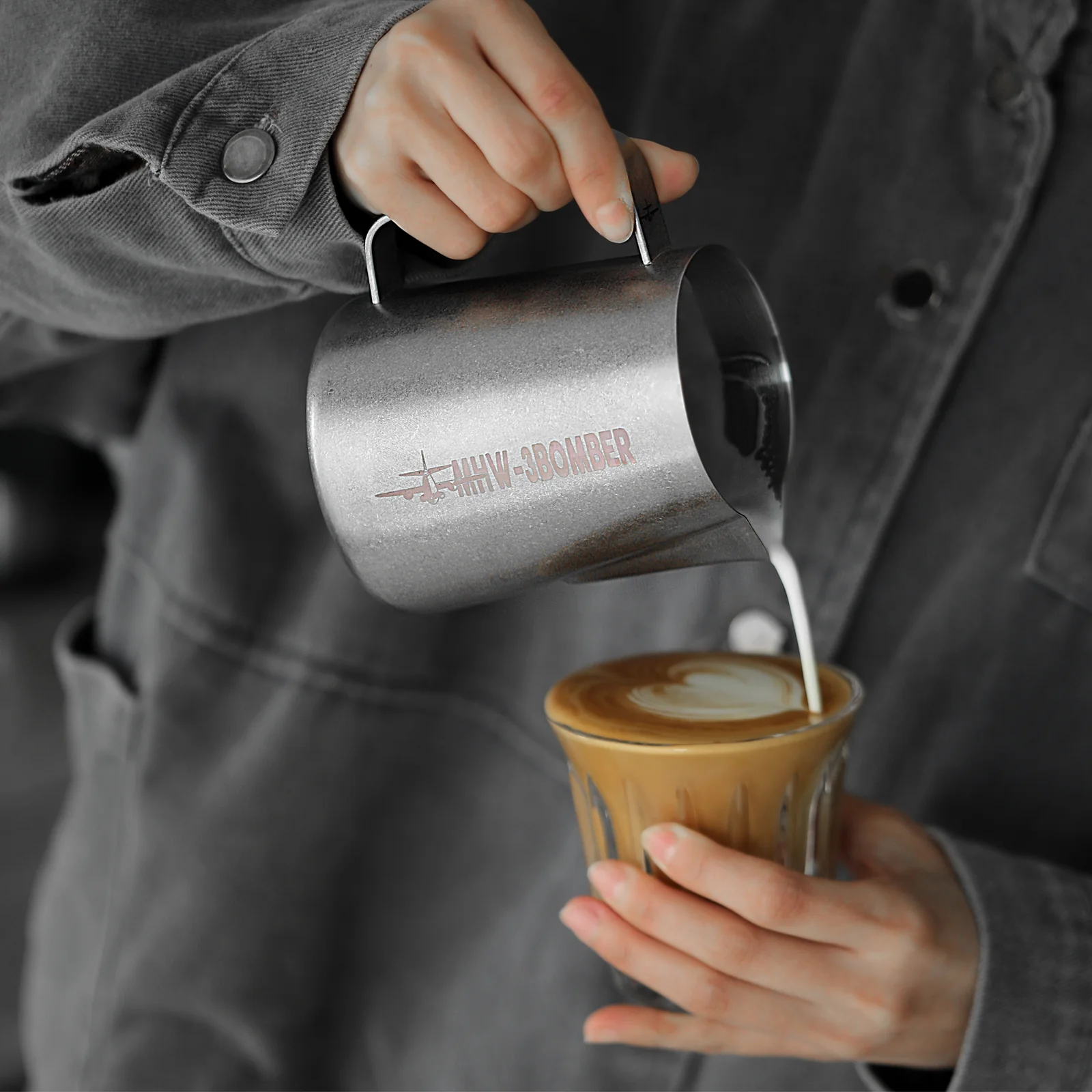 MHW-3BOMBER Milk Frothing Pitcher 3.0 Silver Spot - Image 4