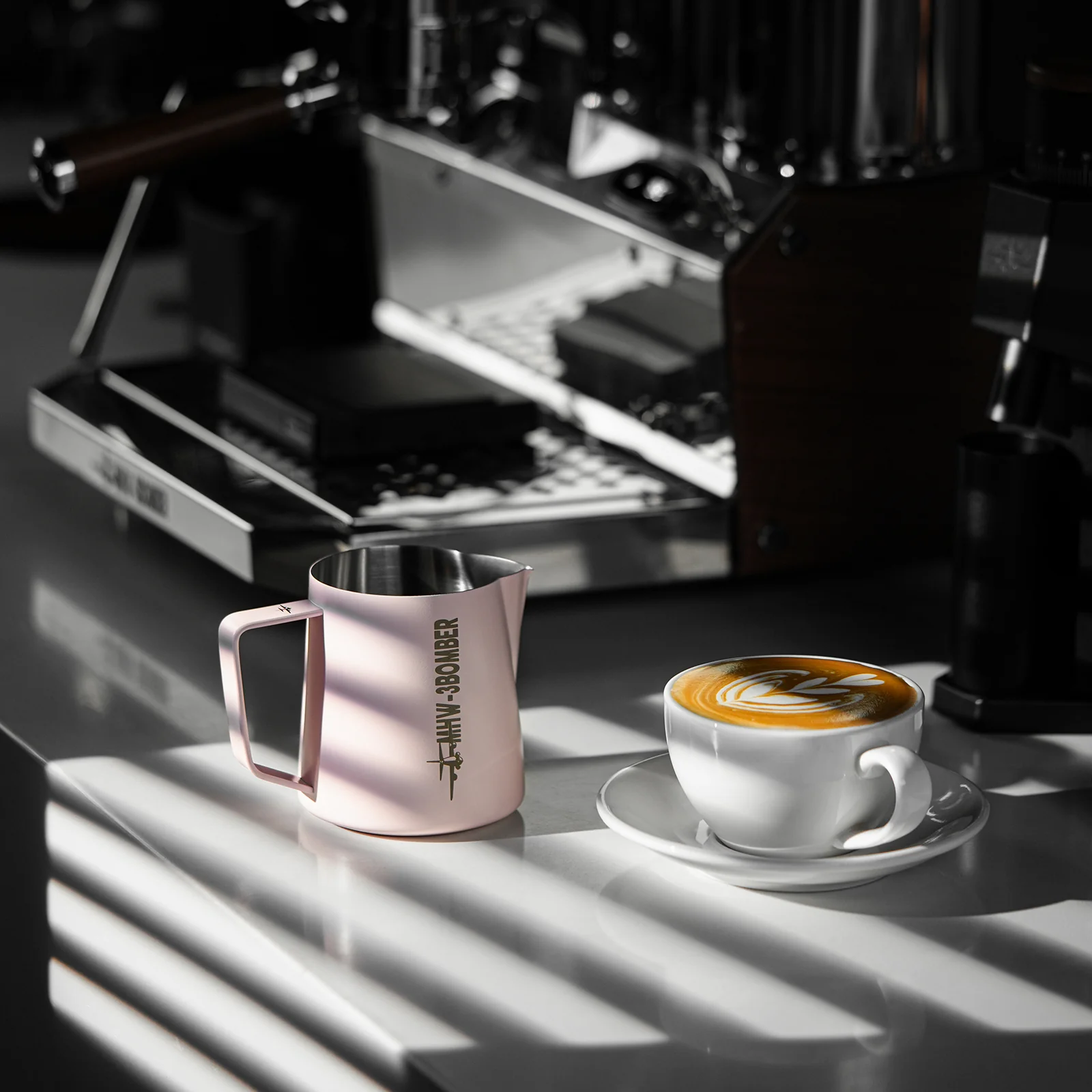 MHW-3BOMBER Milk Frothing Pitcher 5.0 Pink - Image 4