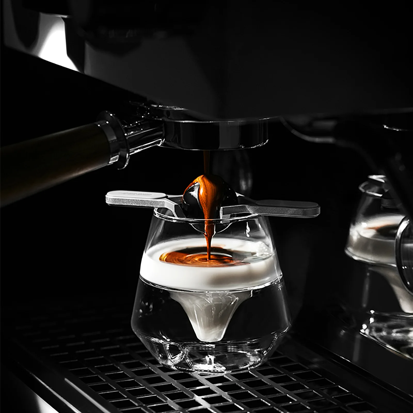 MHW-3BOMBER Smooth Espresso Chilling Ball Stand - Image 15