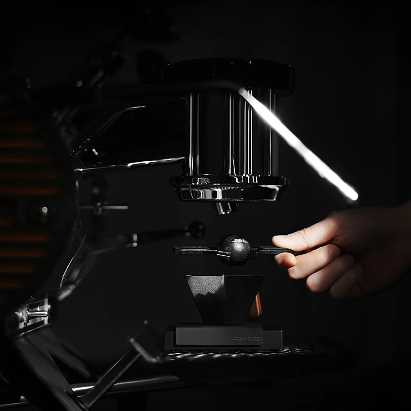 MHW-3BOMBER Smooth Espresso Chilling Ball Stand - Image 6