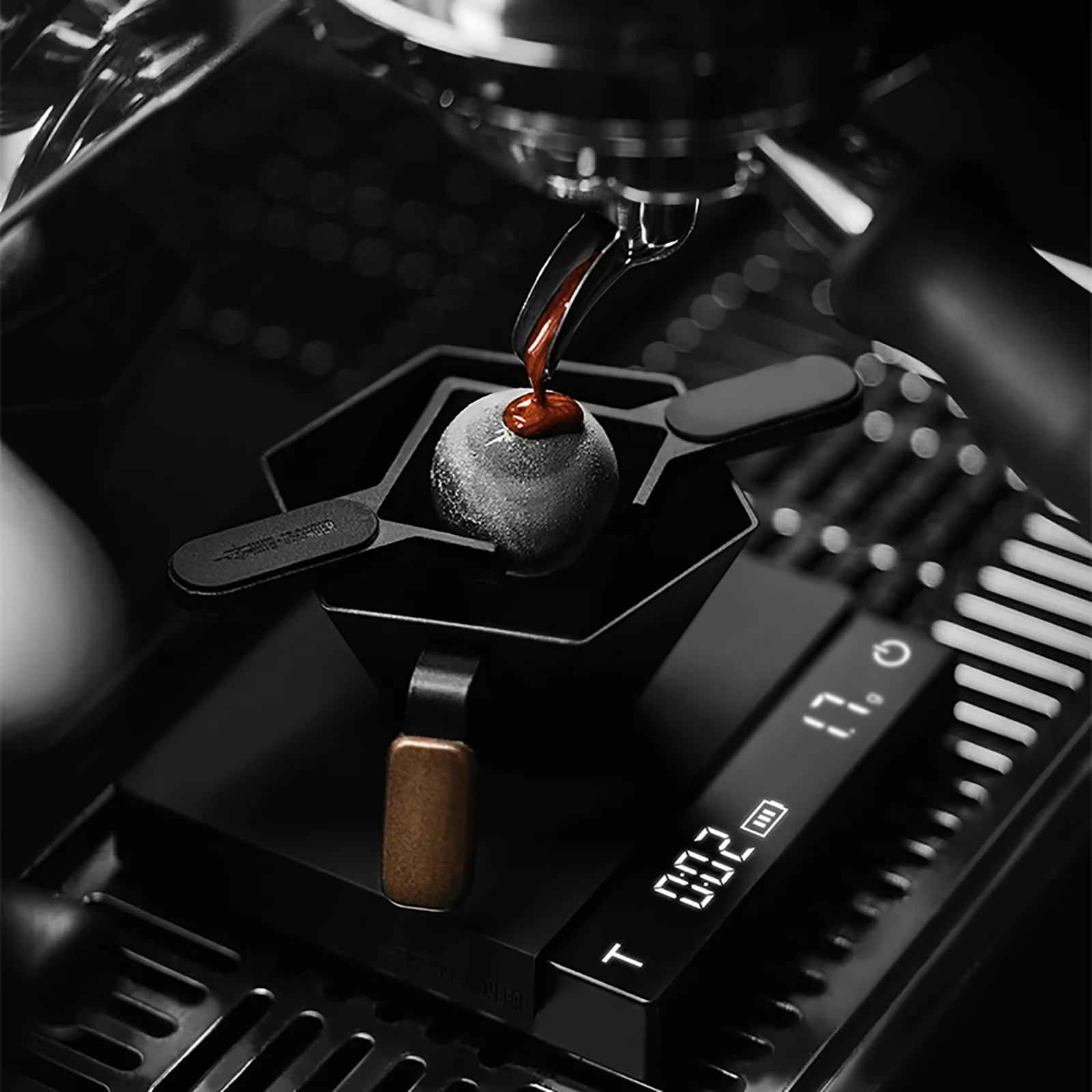 MHW-3BOMBER Smooth Espresso Chilling Ball Stand - Image 8