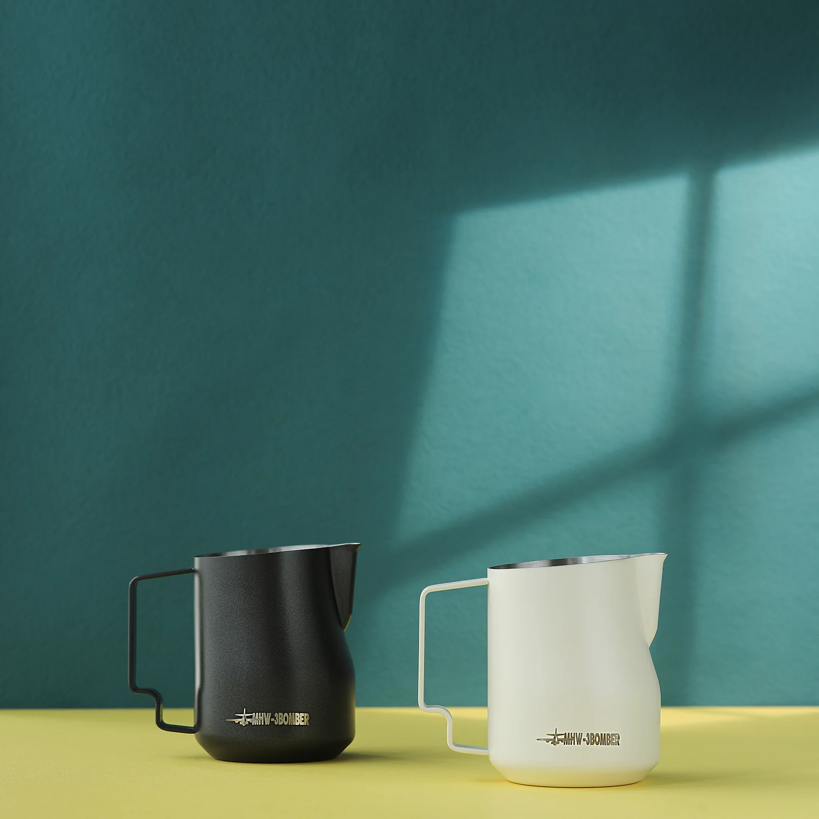 MHW-3BOMBER Turbo Milk Pitcher White - Image 9