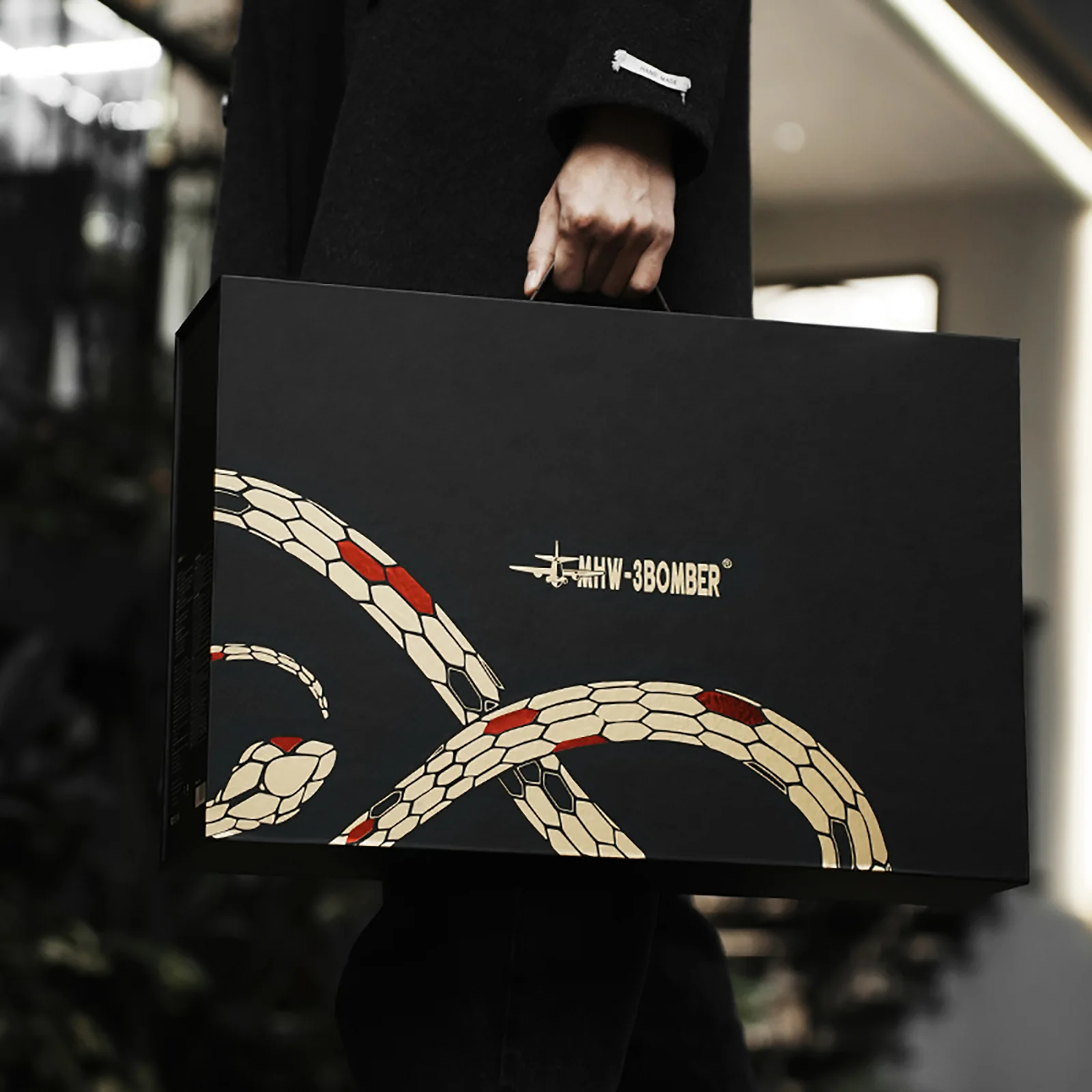 MHW-3BOMBER Serpent Collection Pour Over Coffee Gift Box - Image 12