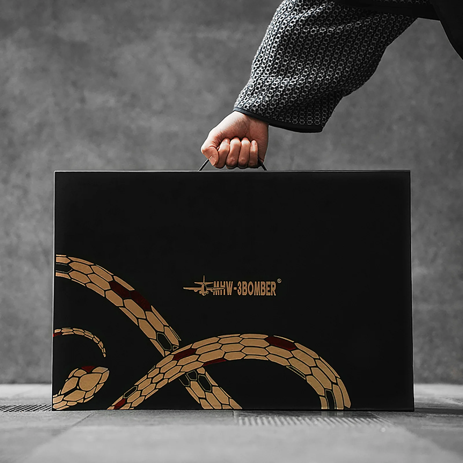 MHW-3BOMBER Serpent Collection Pour Over Coffee Gift Box - Image 6